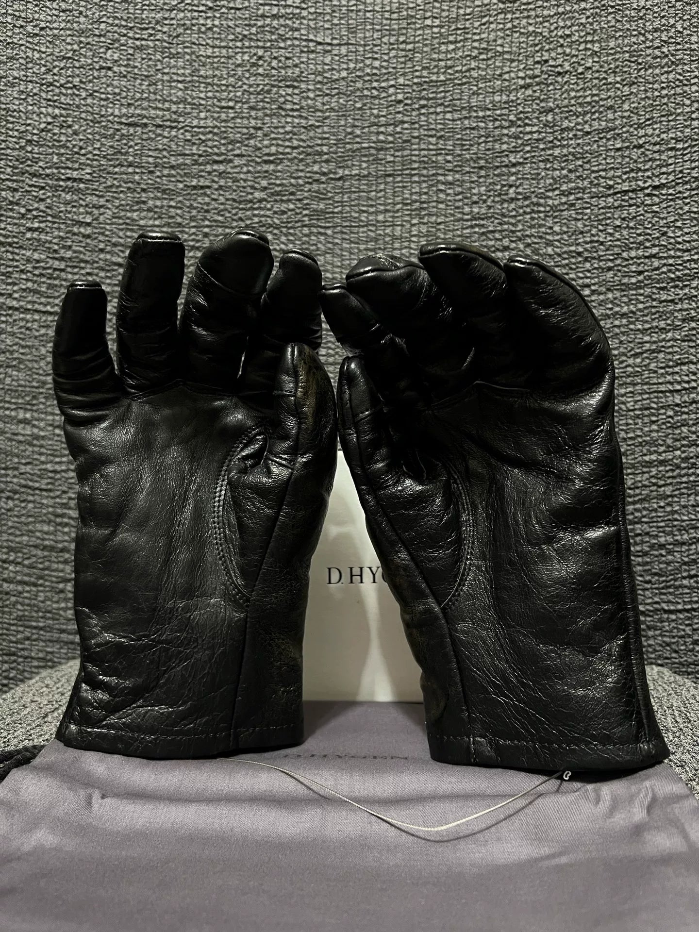 d hygen leather zip gloves with thumb opening
