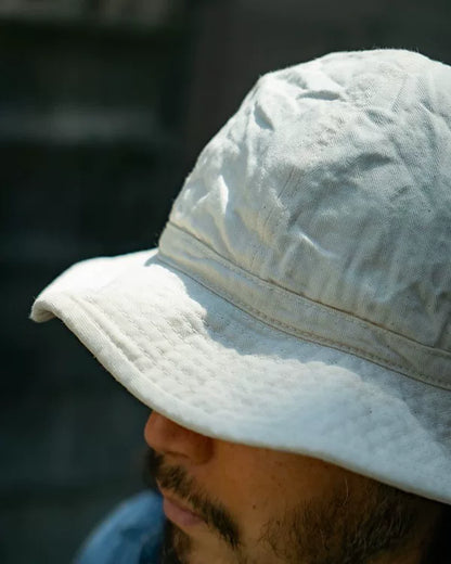 real mccoy's daisy bucket hat in off-white