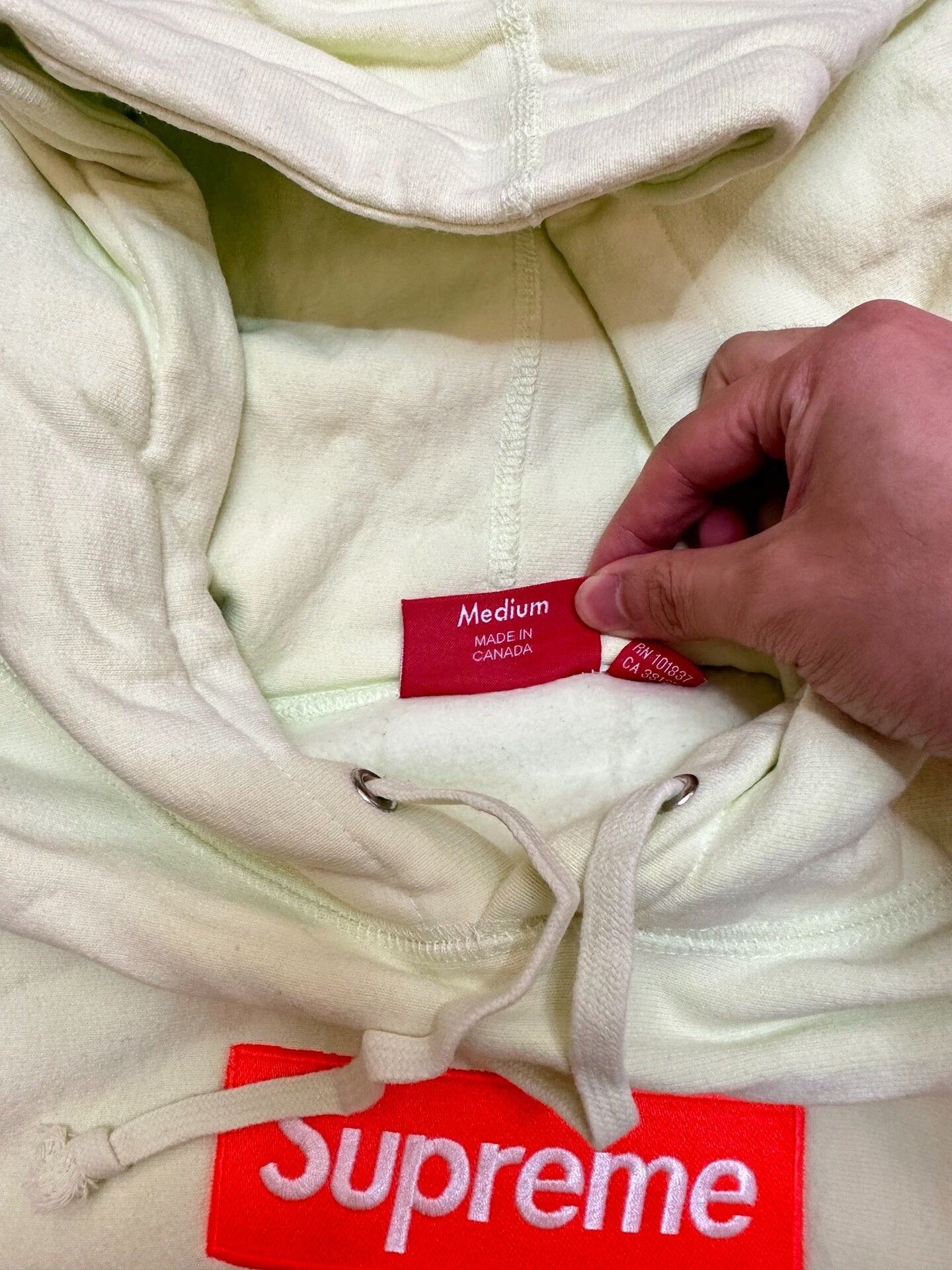 supreme box logo hoodie size M cream color