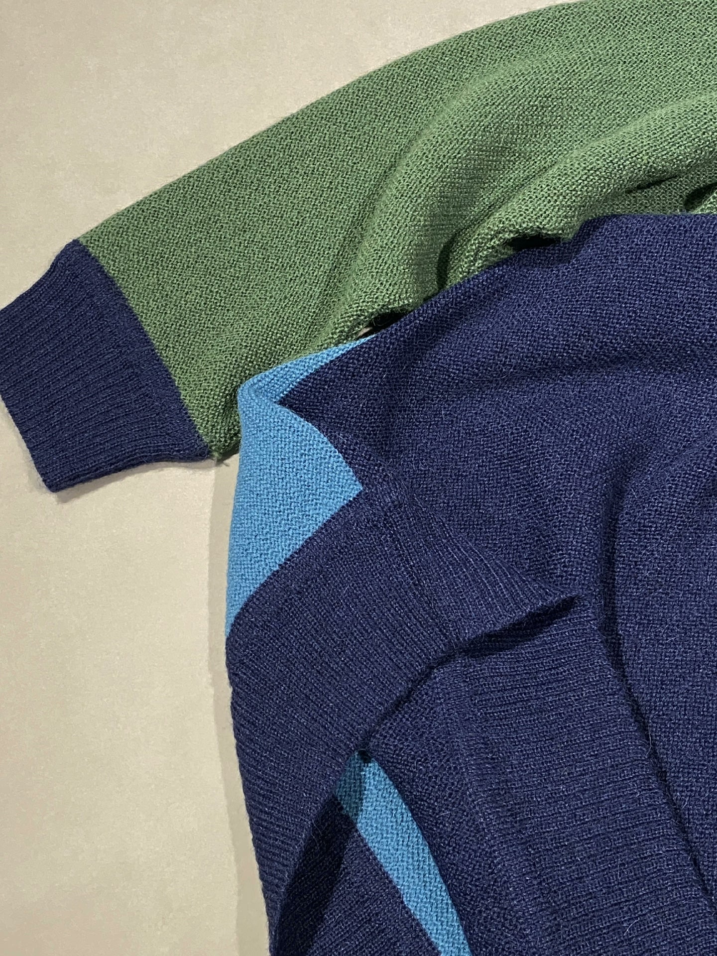 BEAMS x International Gallery Alpaca Color Block Sweater