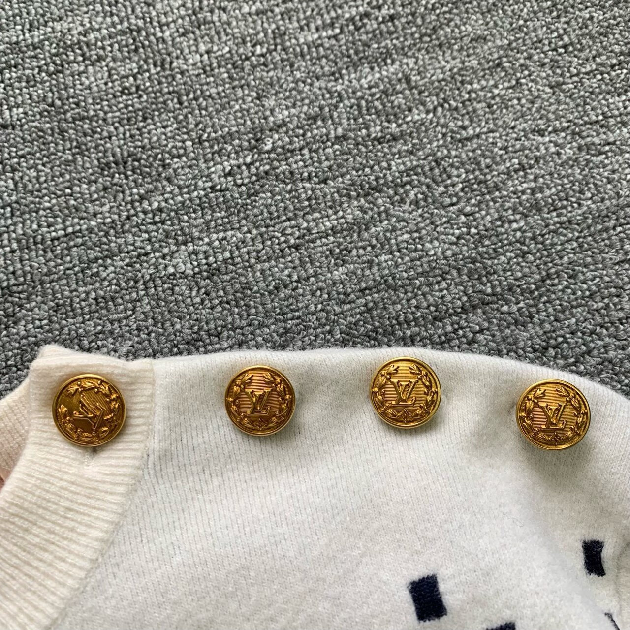 lv large logo wool sweater in cream