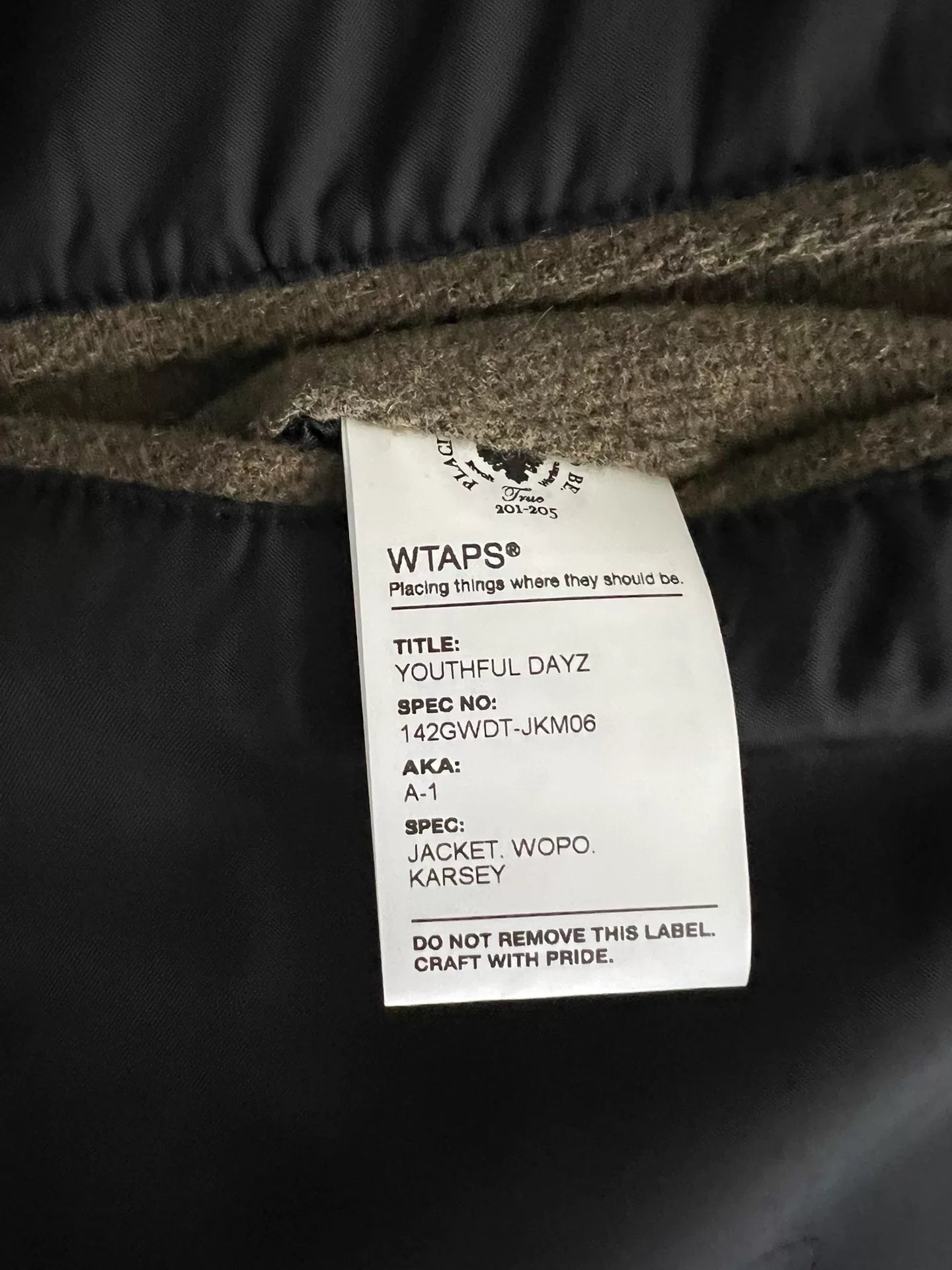 cozy wool jacket with four pockets