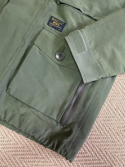 wtaps parasmock jacket with hood and pockets