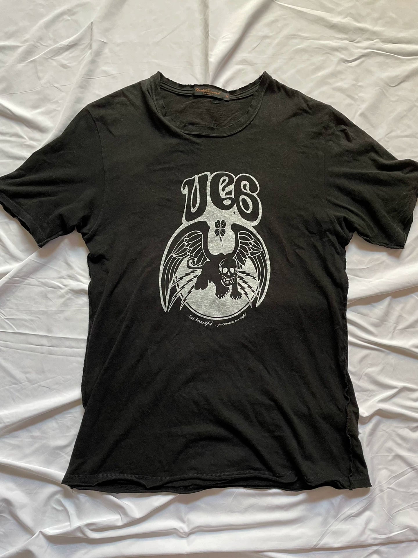black graphic short sleeve t-shirt