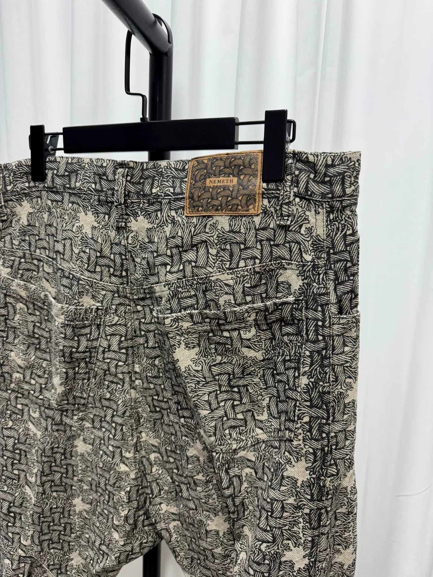 unique patterned cropped denim pants