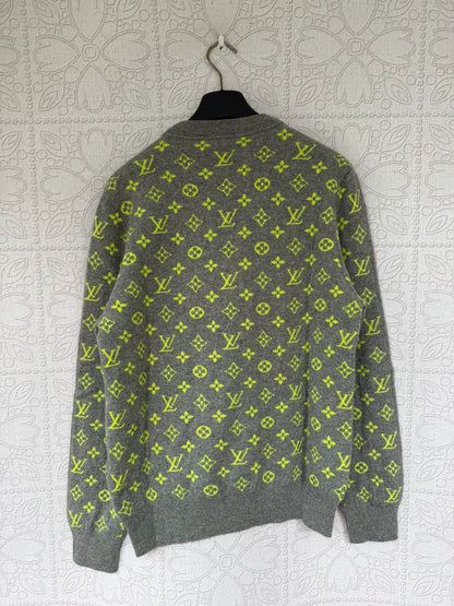 gray cashmere sweater with print design