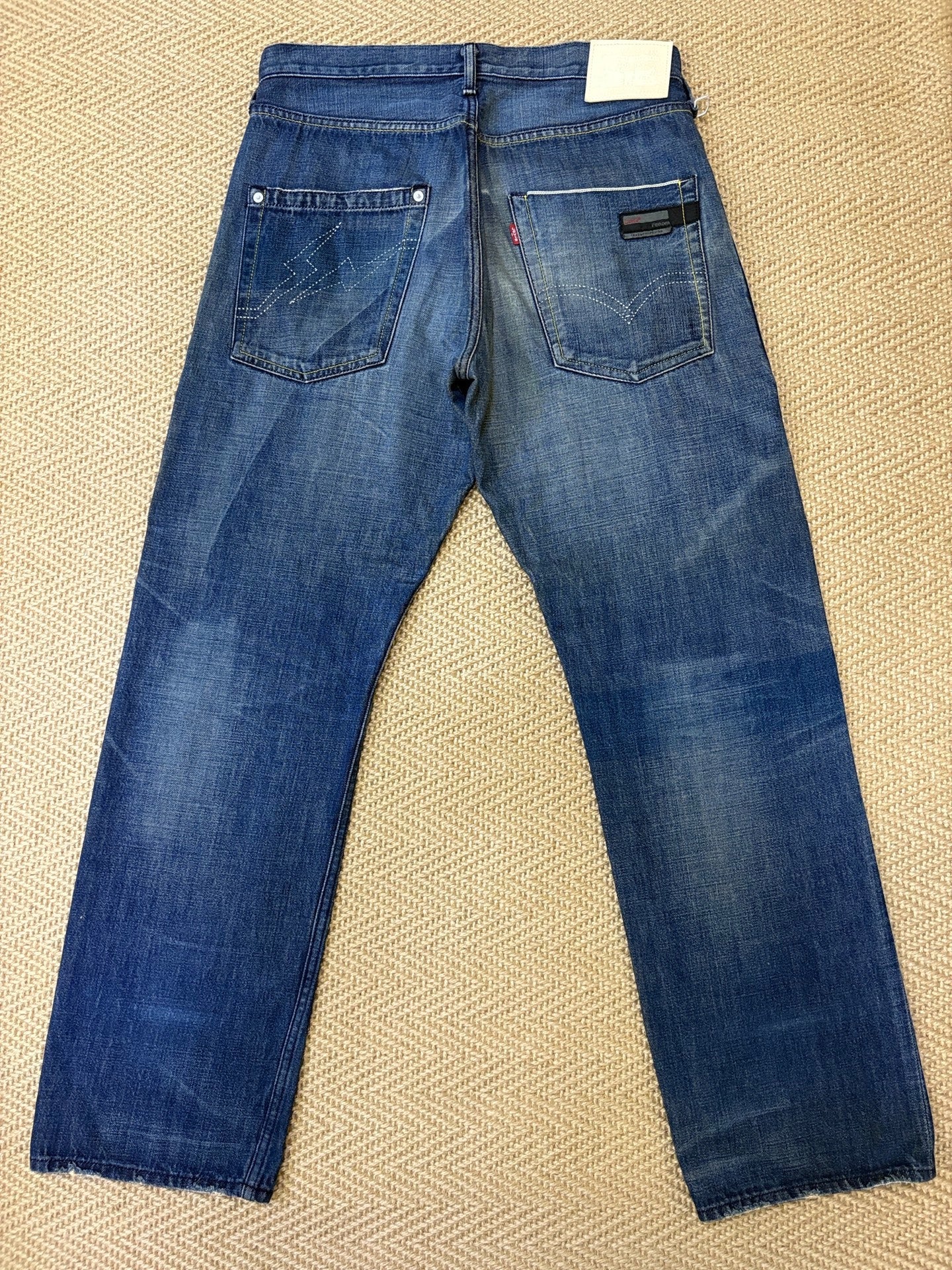 Levi's Fenom White Button Washed Jeans