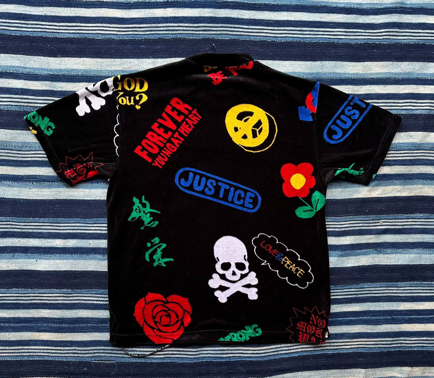 mastermind japan velvet skull graphic tee
