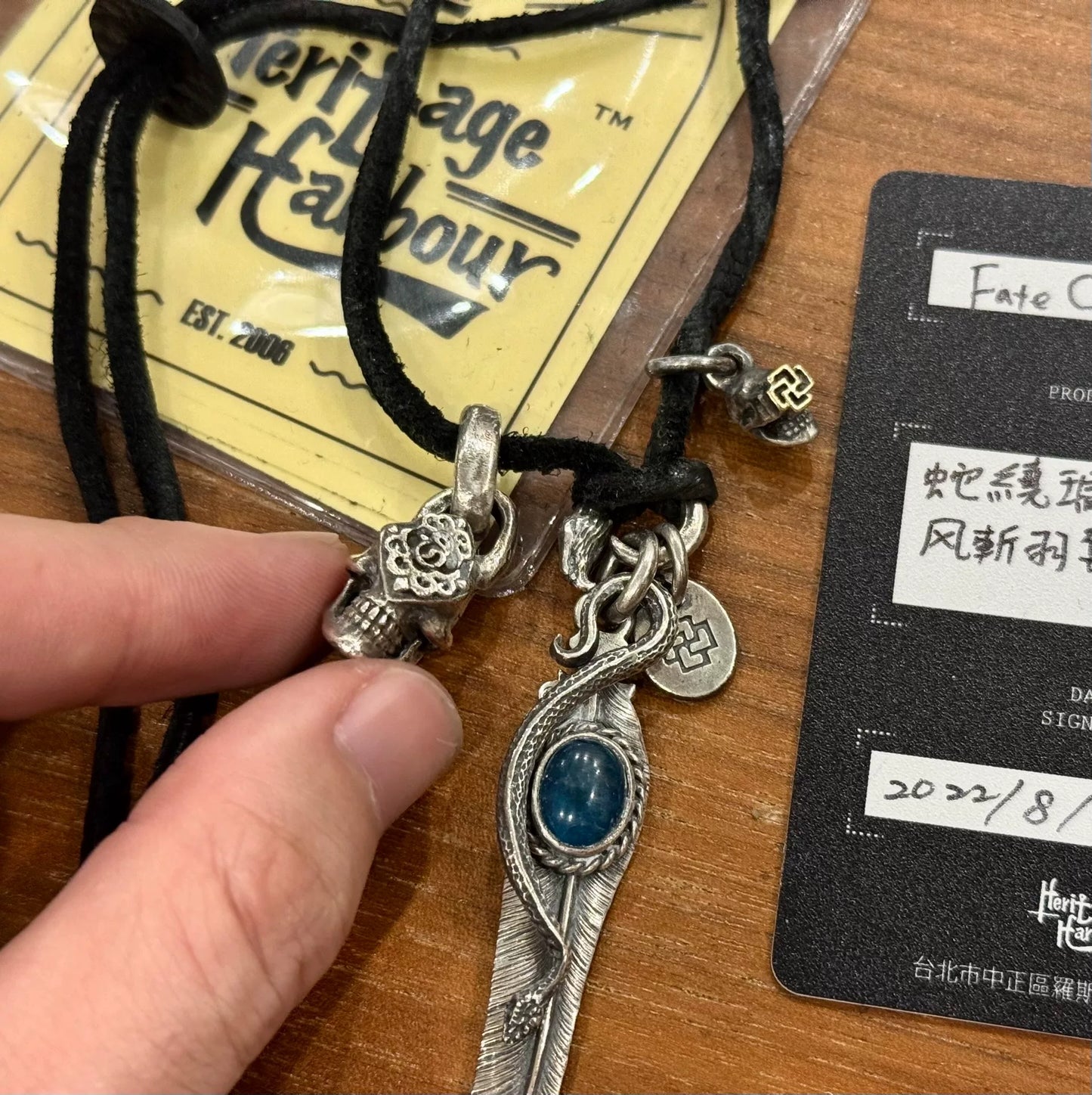 Fate.Co Agate Feather Skull Pendant Necklace