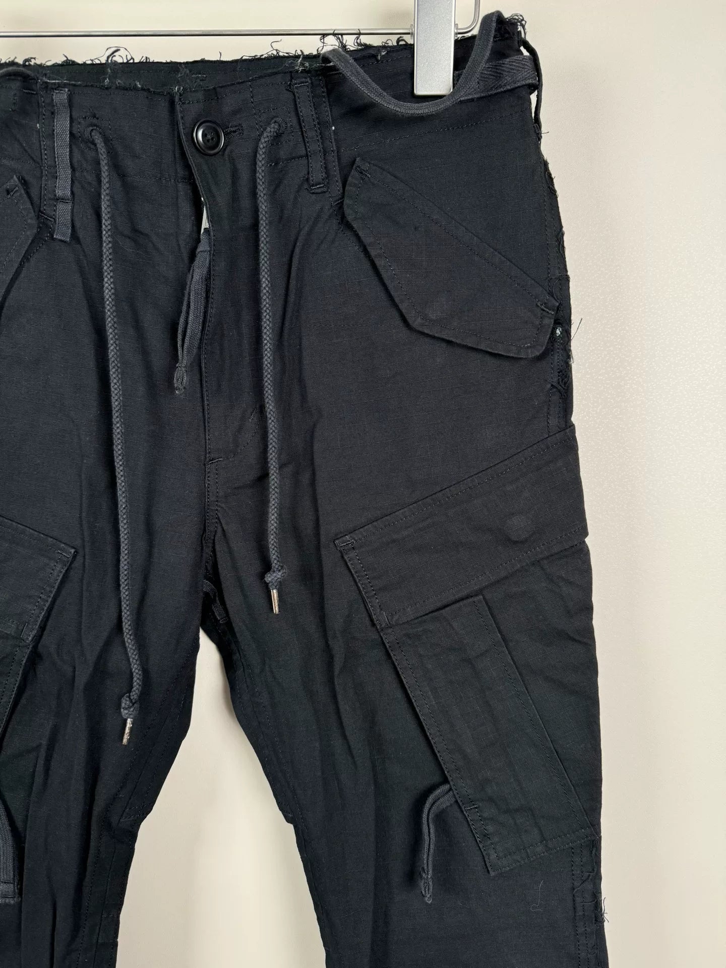 stylish soloist cargo pants in black