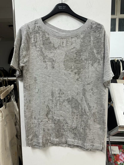 drapes laser-etched graphic short sleeve shirt