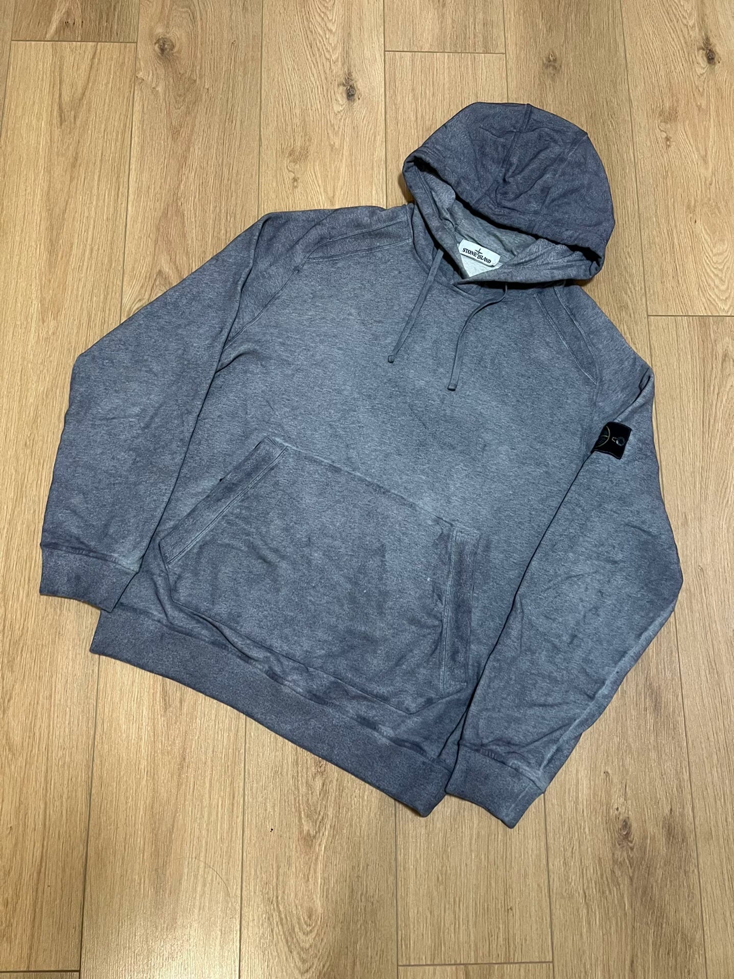 tie-dye hooded sweatshirt in gray