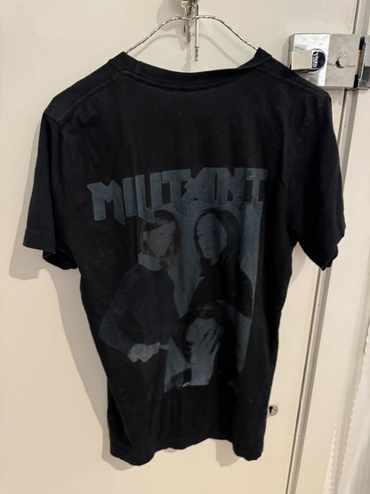 modern man black graphic t-shirt size M