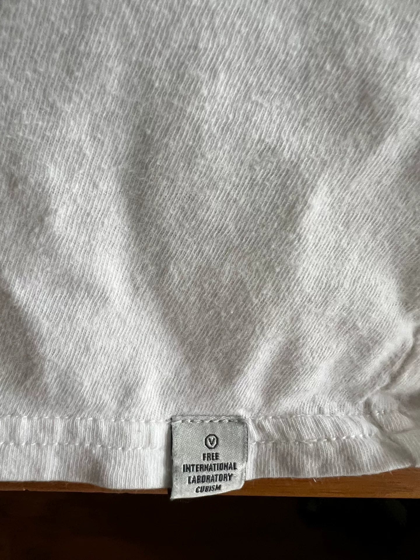 white cotton short sleeve t-shirt