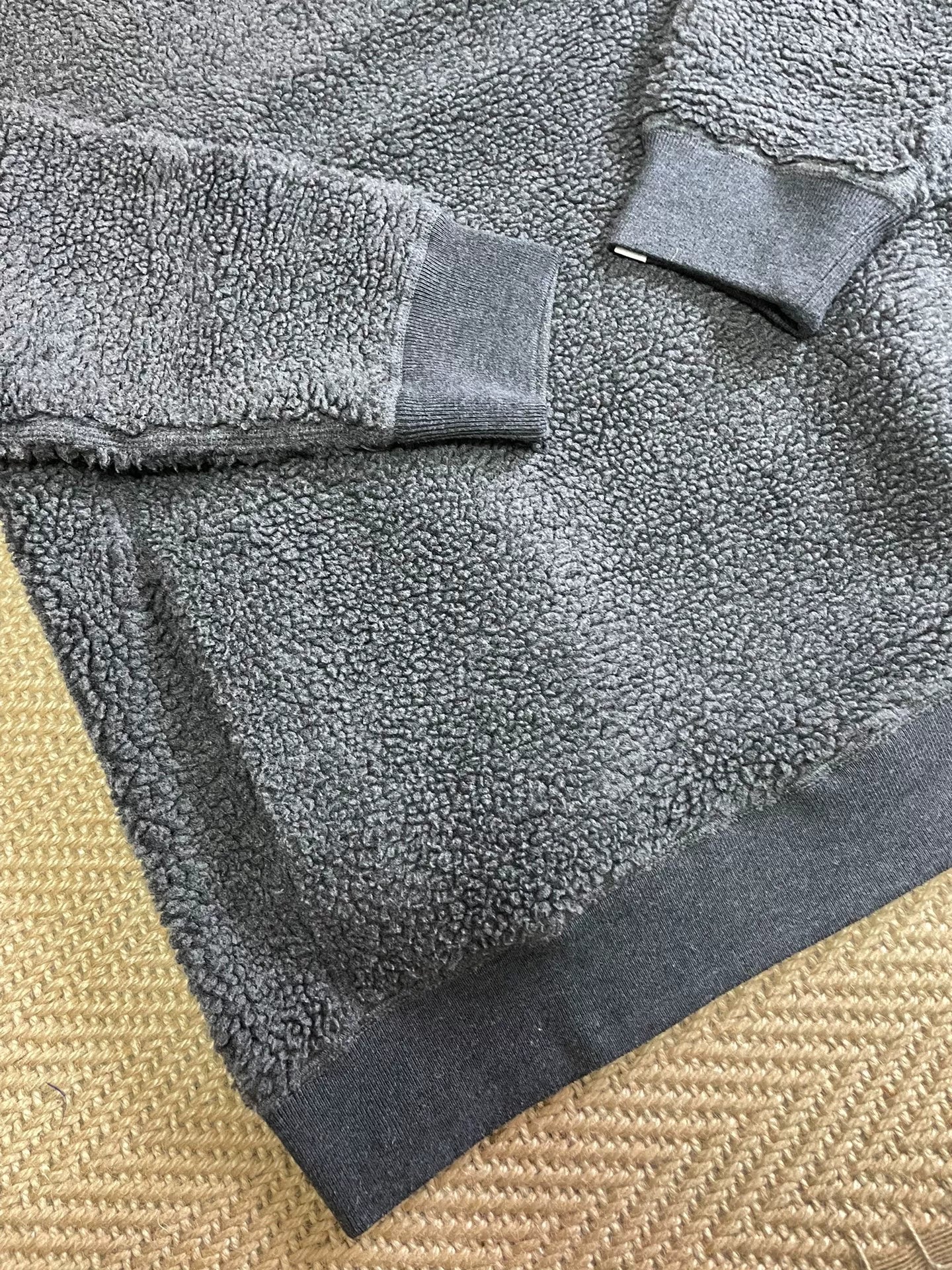 Vanquish Thick Fleece Distressed Pullover