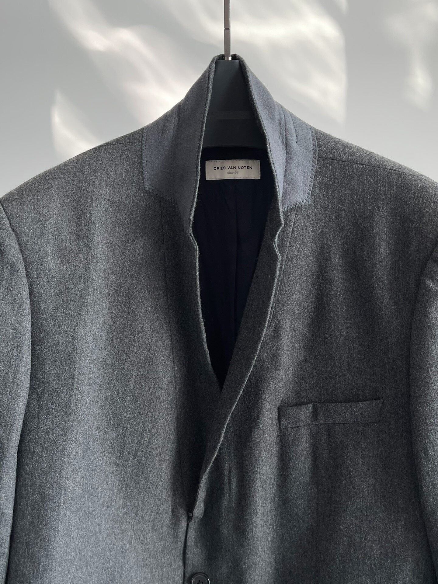 stylish dries van noten cropped blazer