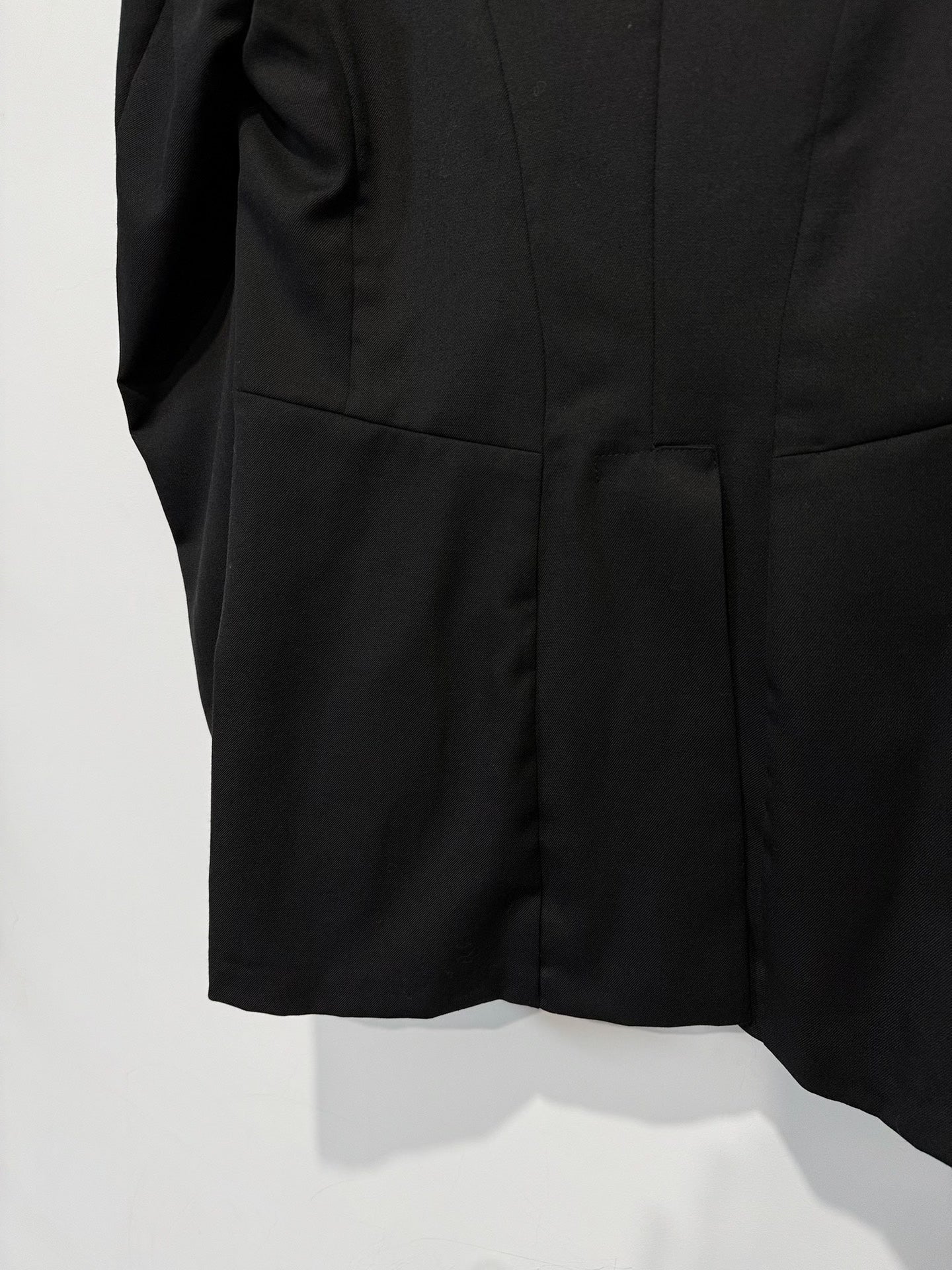 COMME des GARÇONS Deconstructed Hollow Blazer