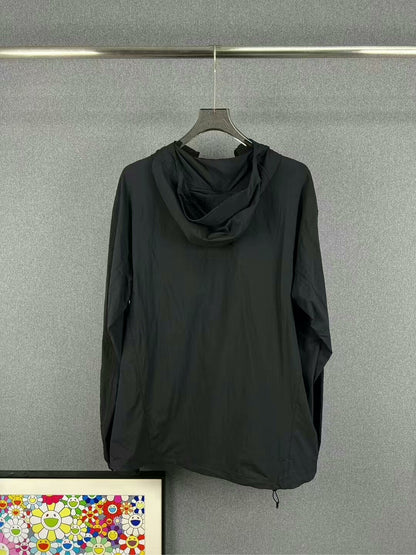 arcteryx squamish hooded jacket in black