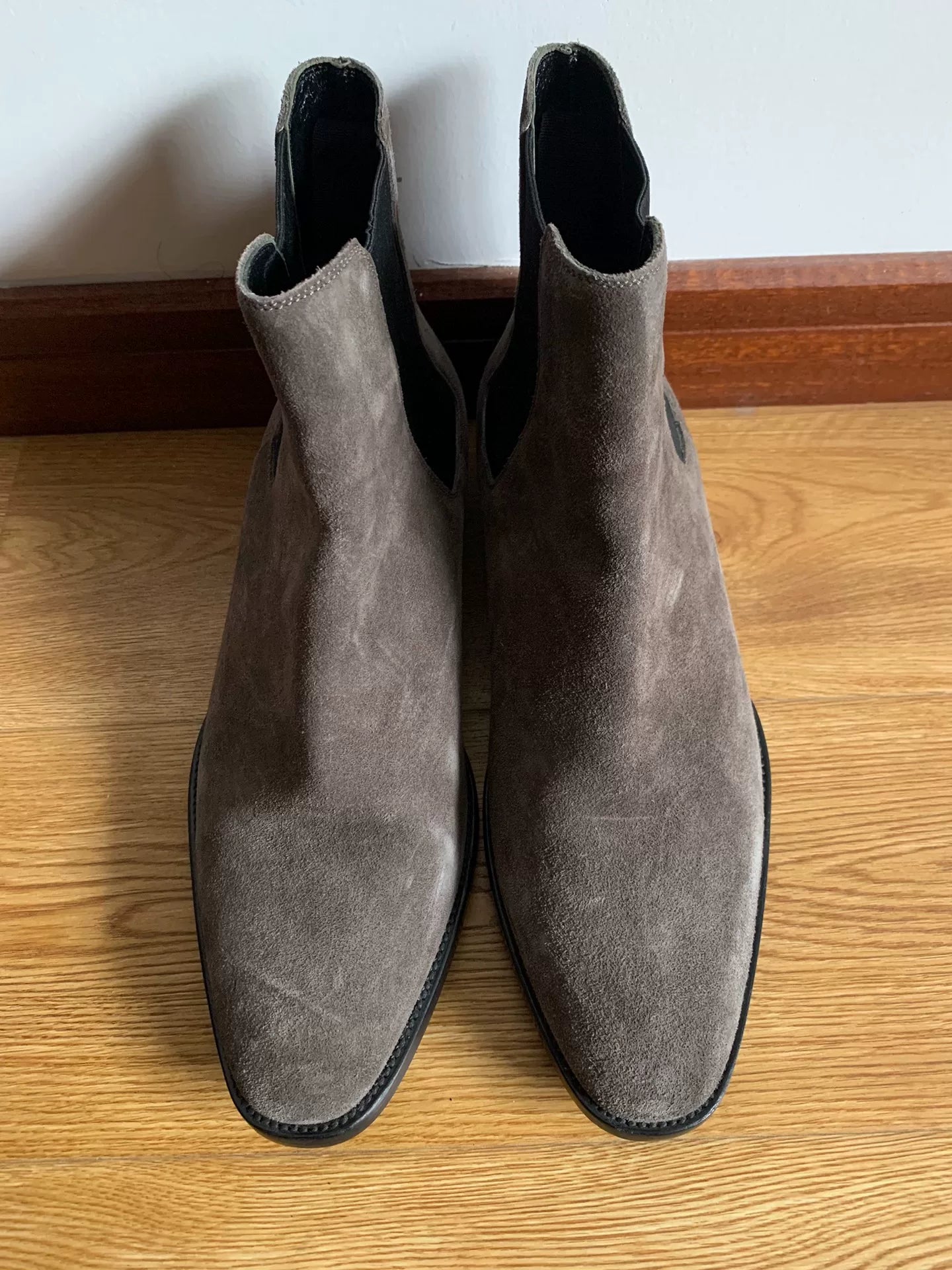 Saint Laurent Wyatt Suede Chelsea