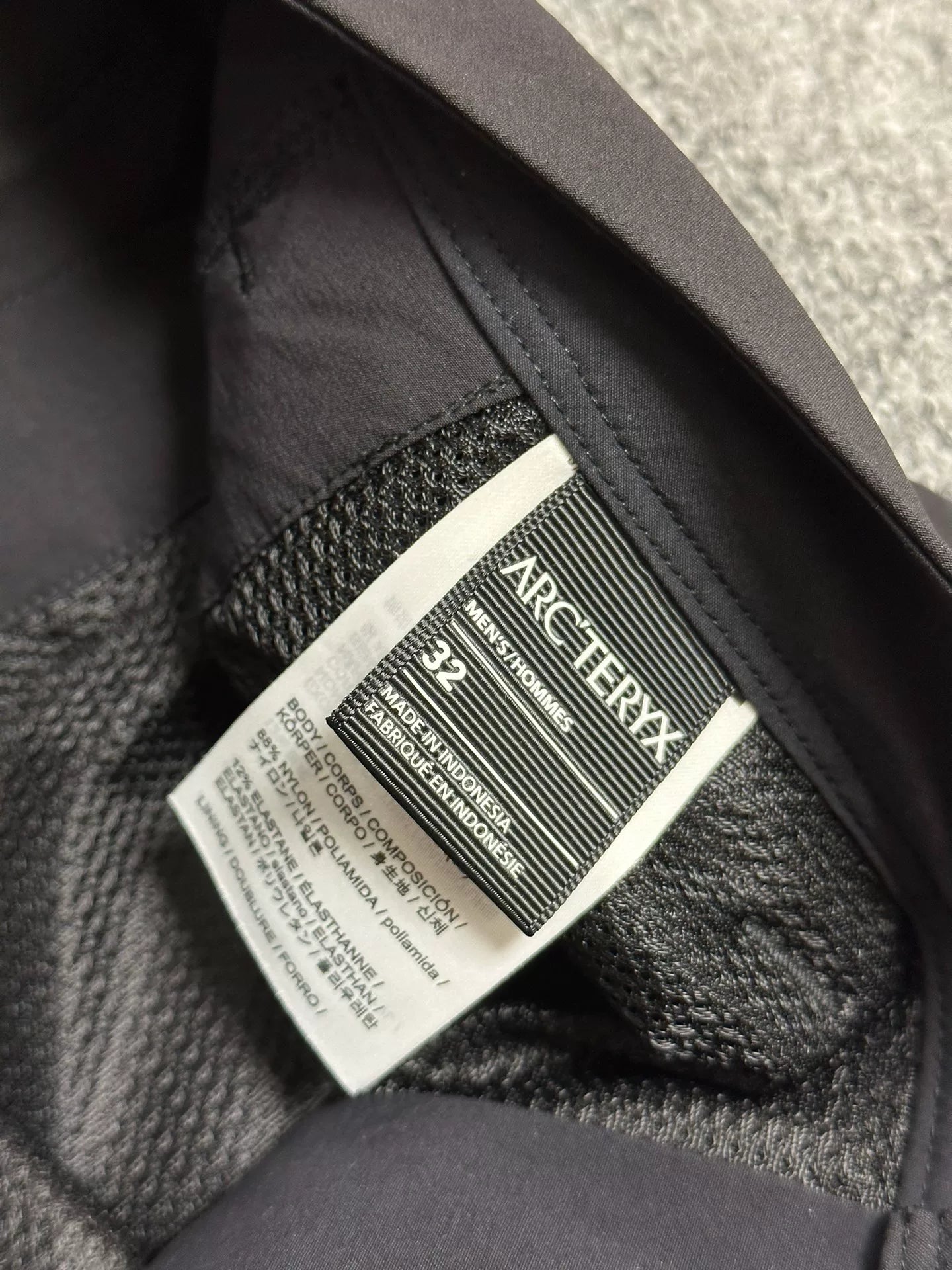 ARC'TERYX RAMPART 9'' Short