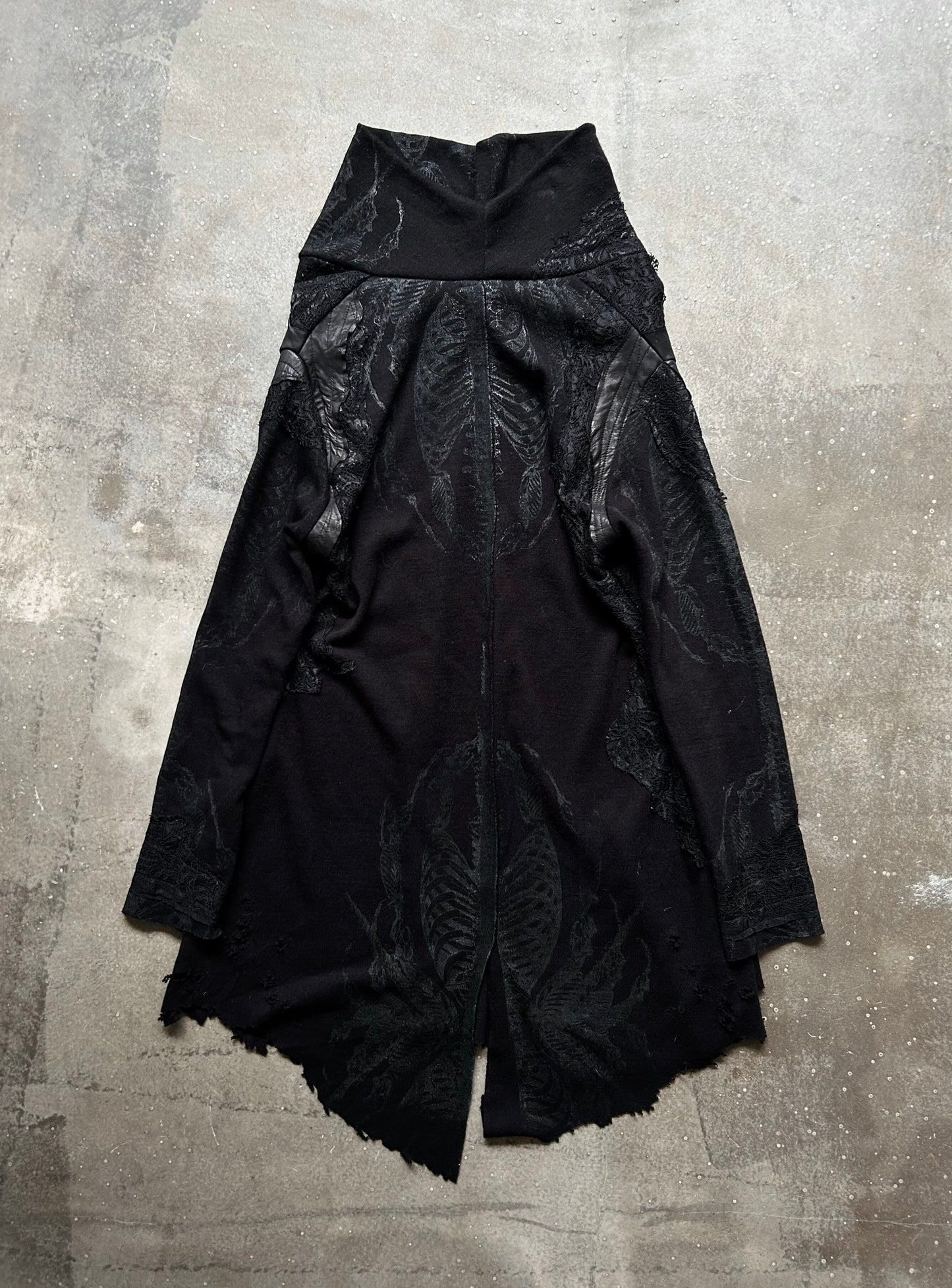 stylish black printed long sleeve top