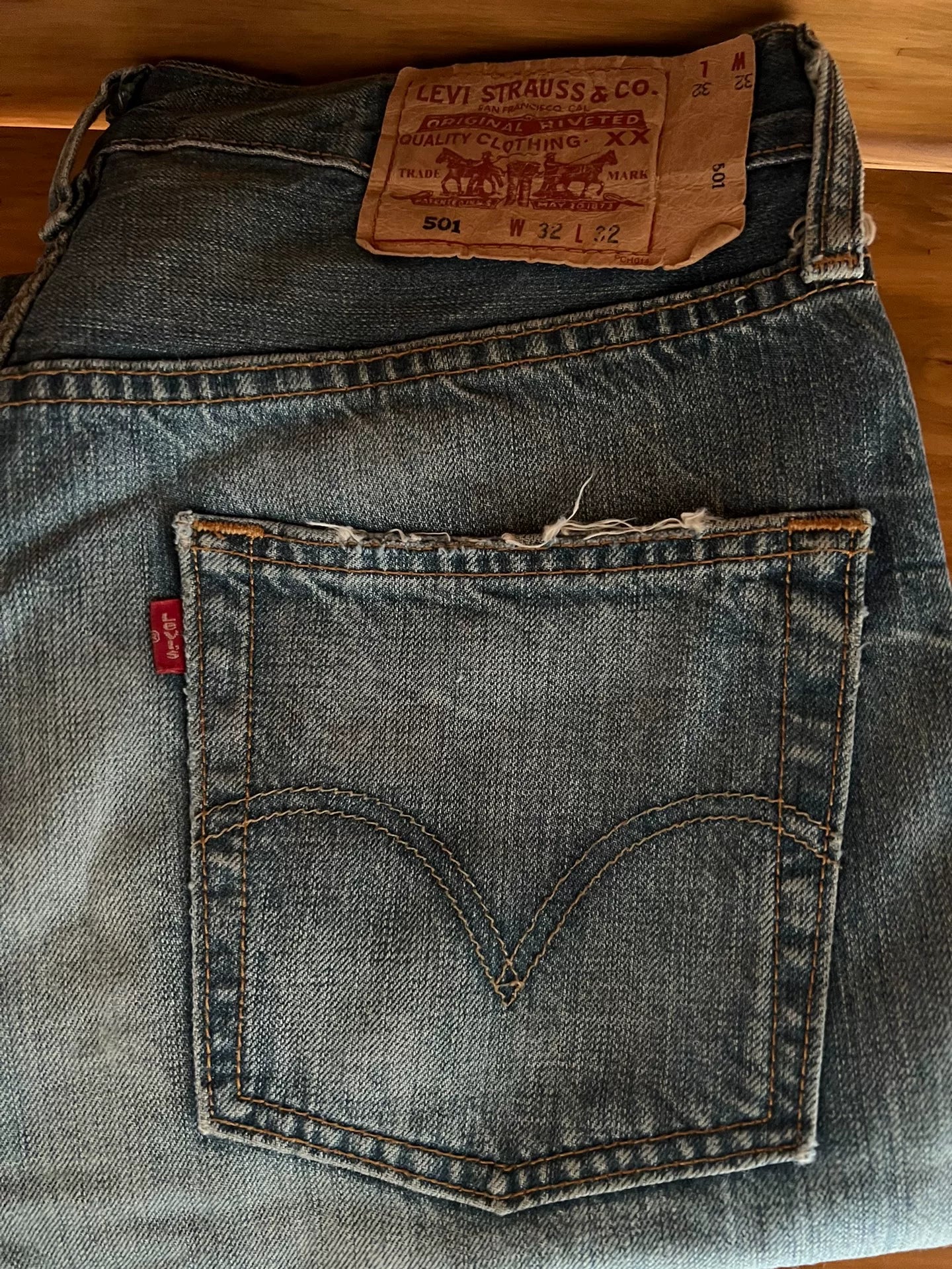 levis vintage wash straight leg jeans