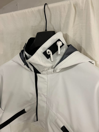 acronym j1wts-gt hooded jacket in white
