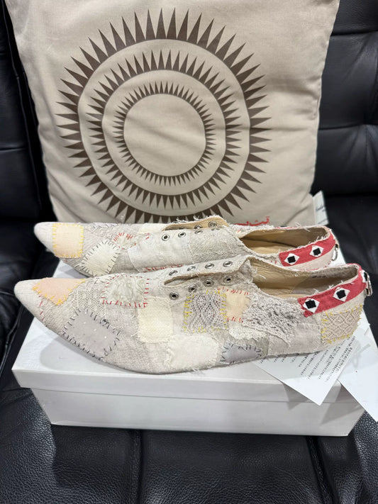 patched pointed toe boots in  condition