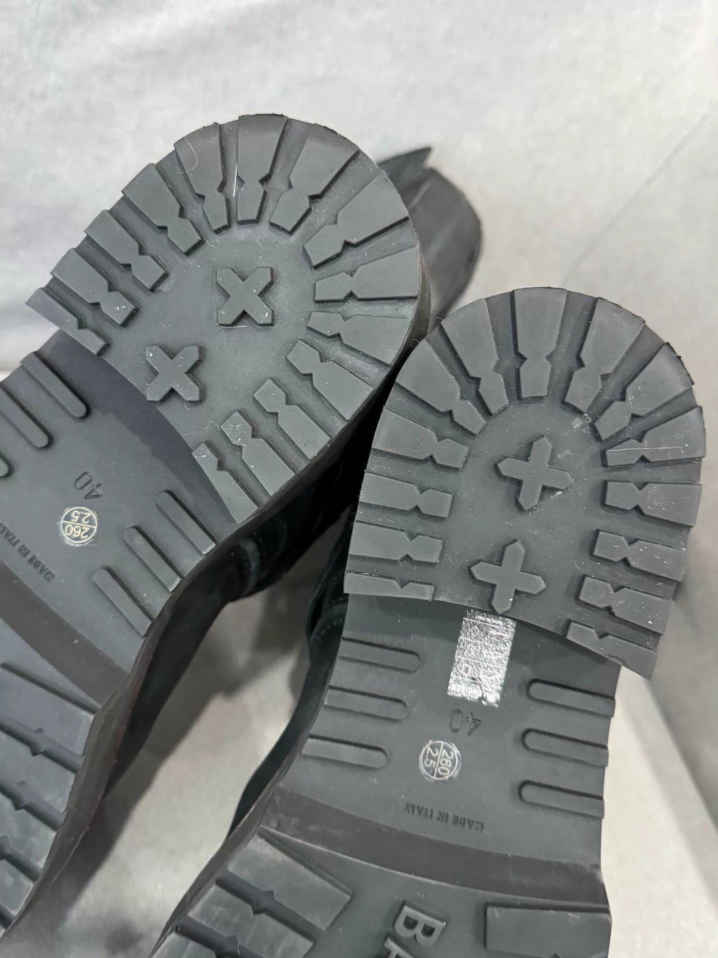 balenciaga venom boots size 40 second-hand