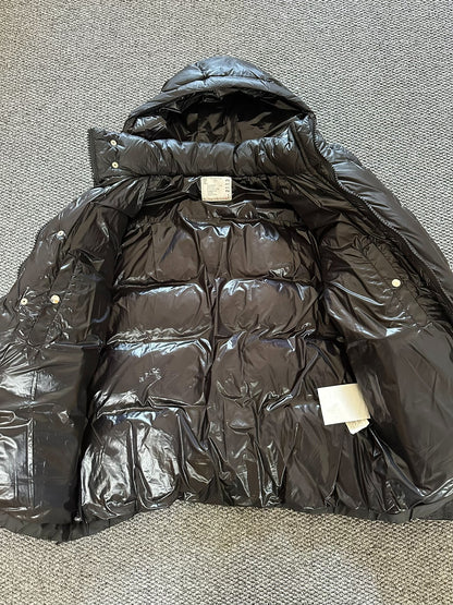 sacai puffer jacket in black color