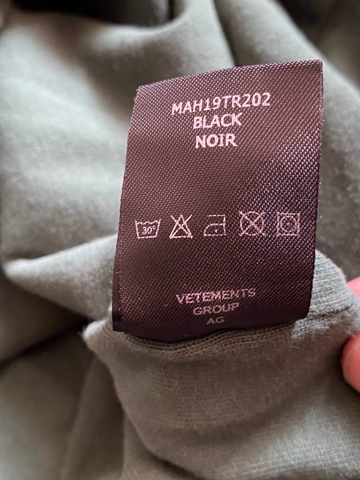 vetements long sleeve logo sweatshirt