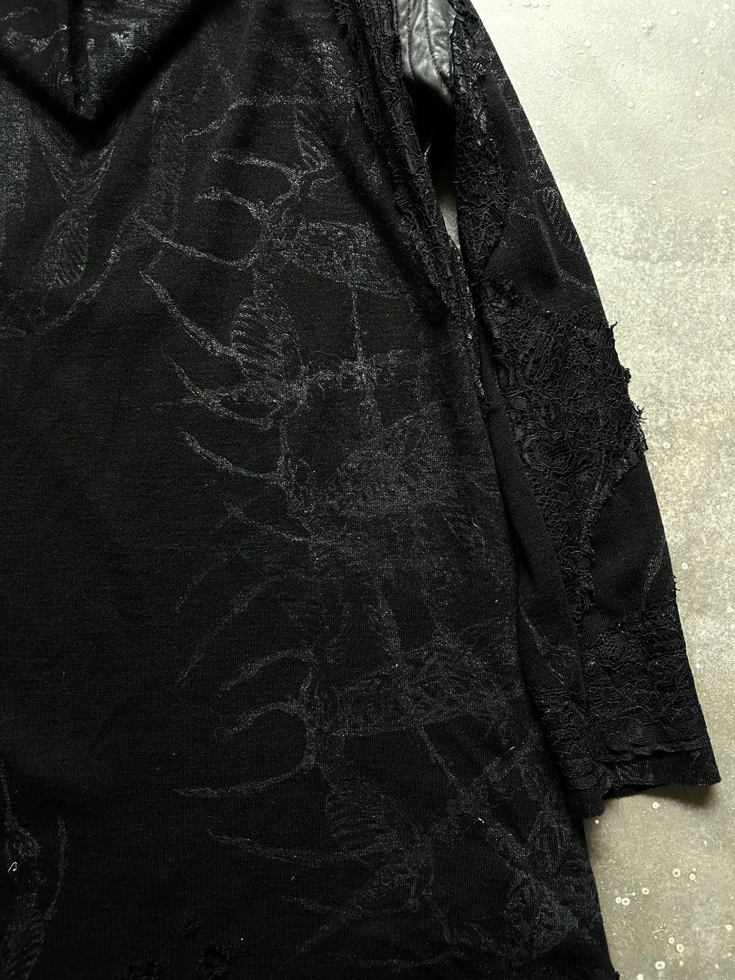 stylish black printed long sleeve top