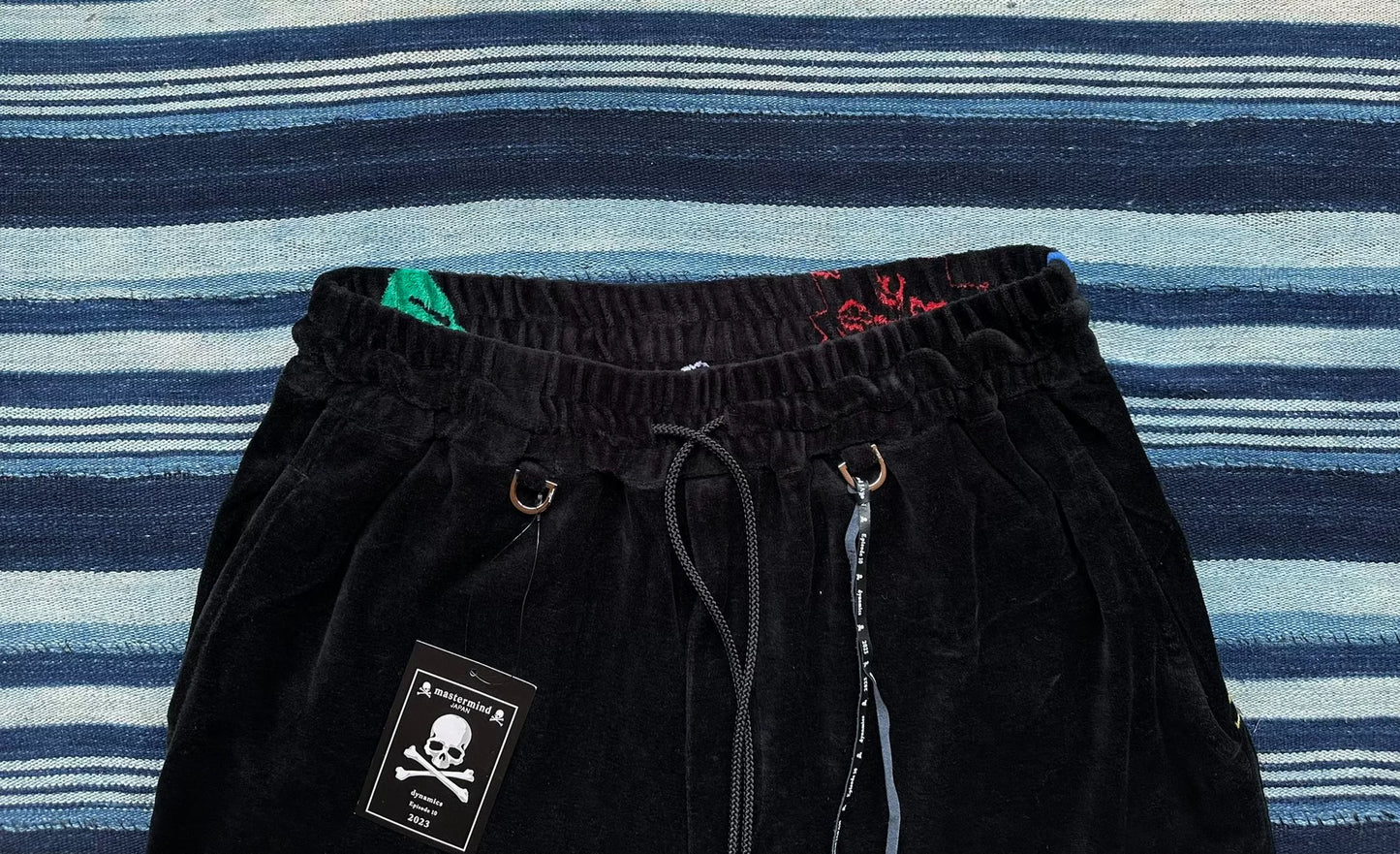 mastermind japan velvet skull graffiti shorts