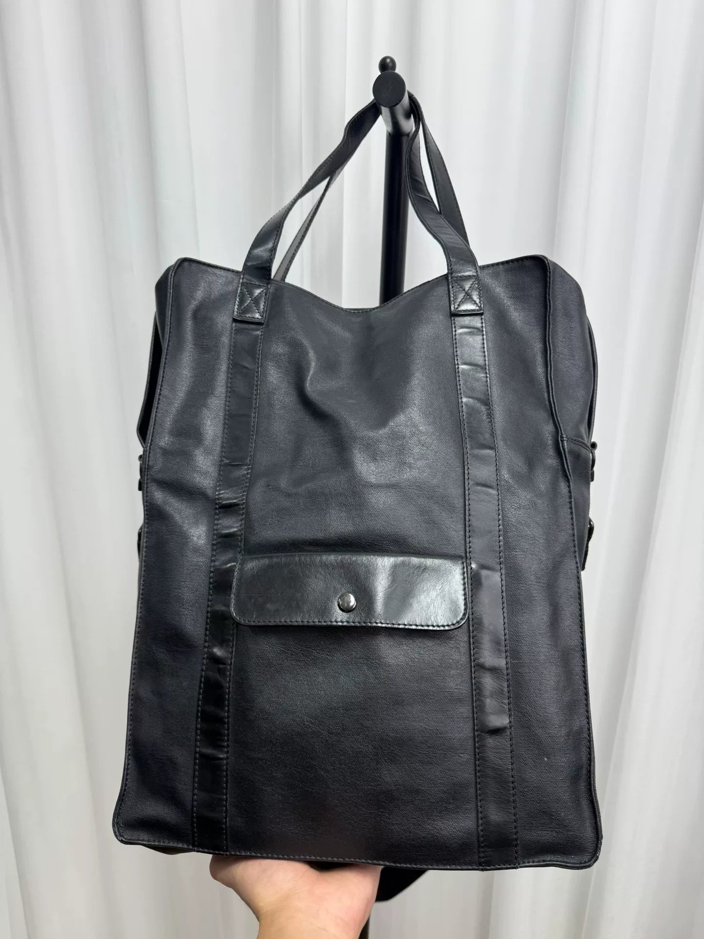 y's black leather tote bag for men