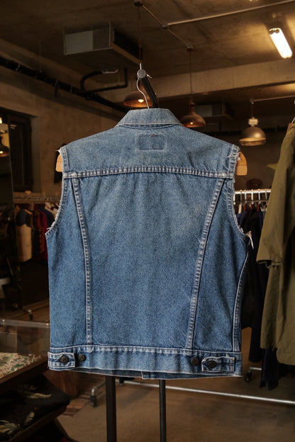 Levi's 1990s Remake Sleeveless Denim Vest