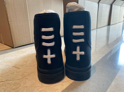 Givenchy Men’s High-Top Sneakers Size 42.5