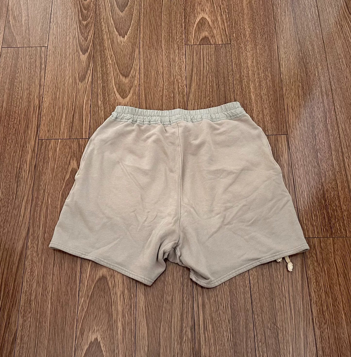 fear of god vintage sweatshorts in concrete white