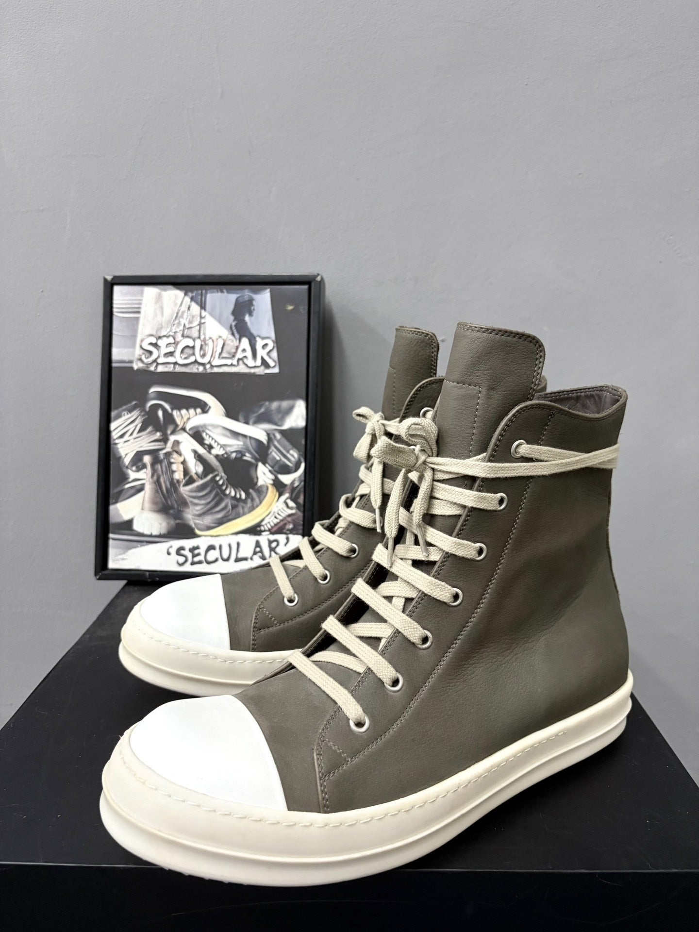 Rick Owens Gray-Brown Leather High-Top 44