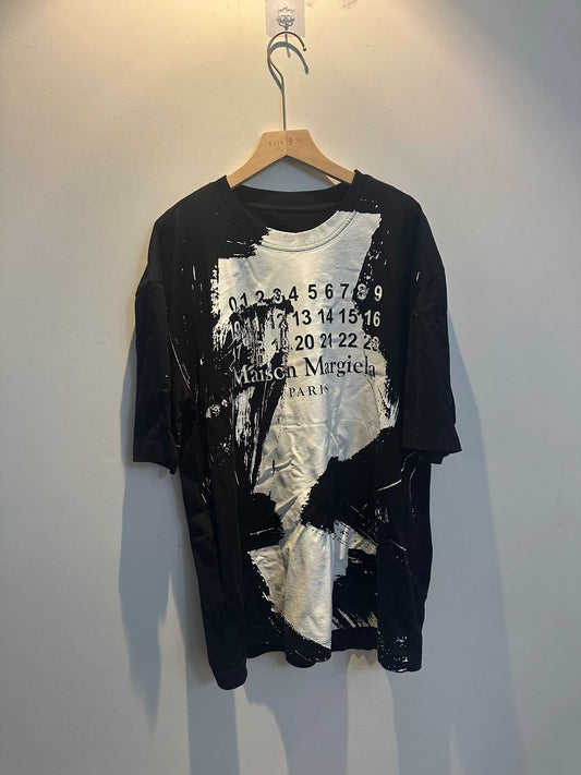 maison margiela black and white short sleeve