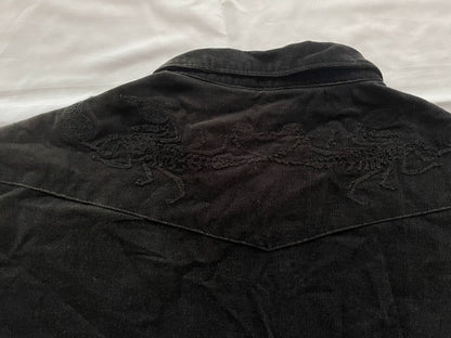 black short sleeve shirt with embroidery
