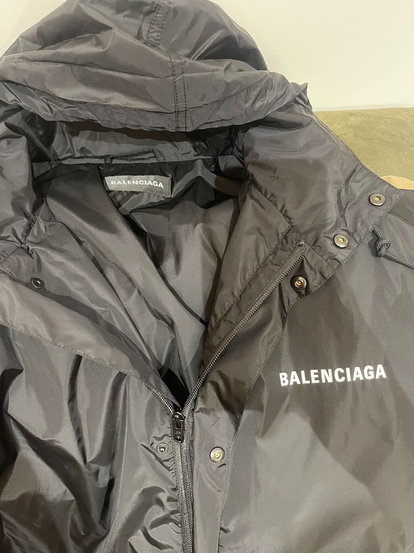 balenciaga défilé waterproof coat with hood