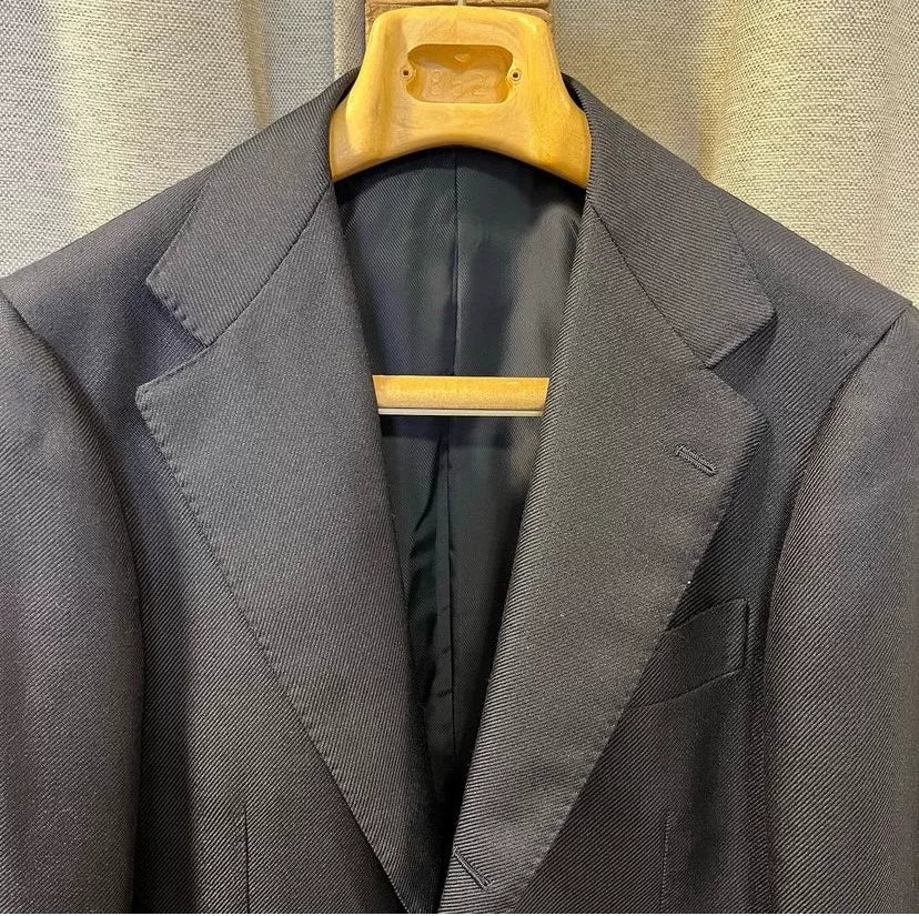navy blue tailored suit jacket for men