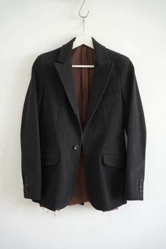 black tailored suit jacket by Sulvam