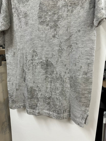 drapes laser-etched graphic short sleeve shirt