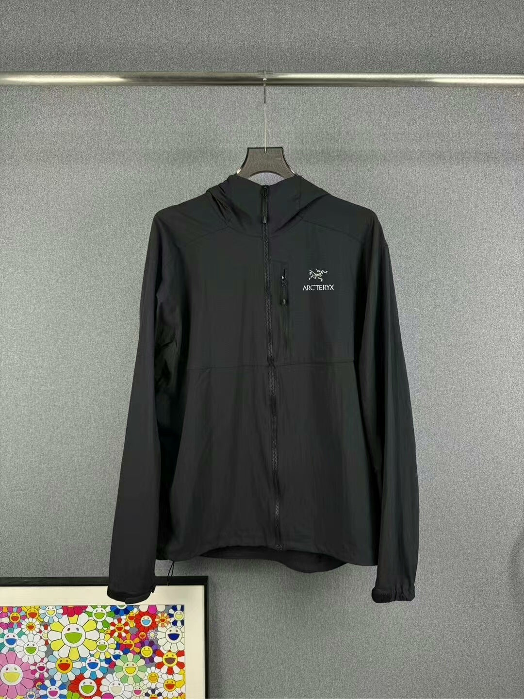 arcteryx squamish hooded jacket in black