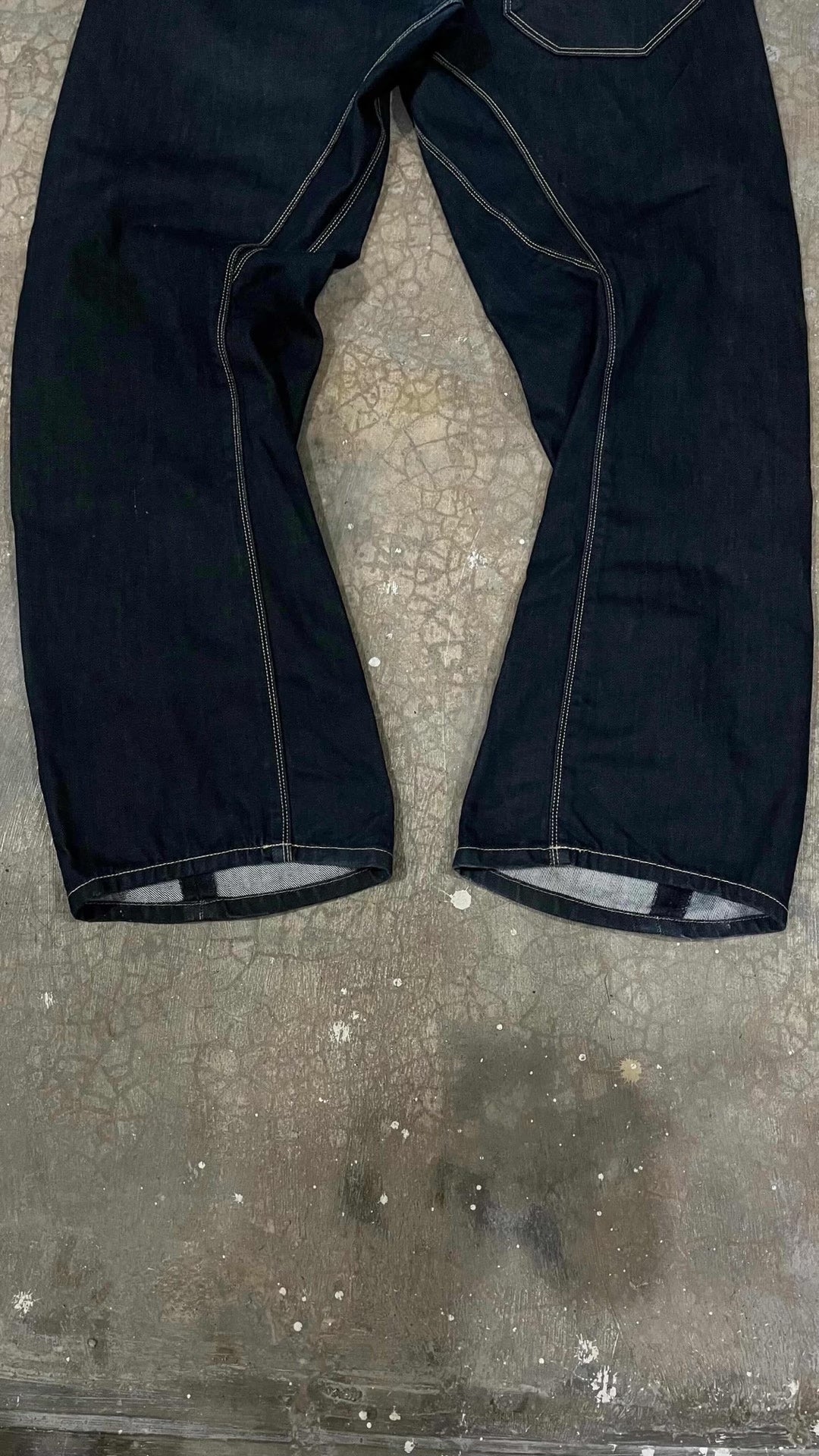 Vintage Levi's 2000s Engineered Cinch Back Jeans