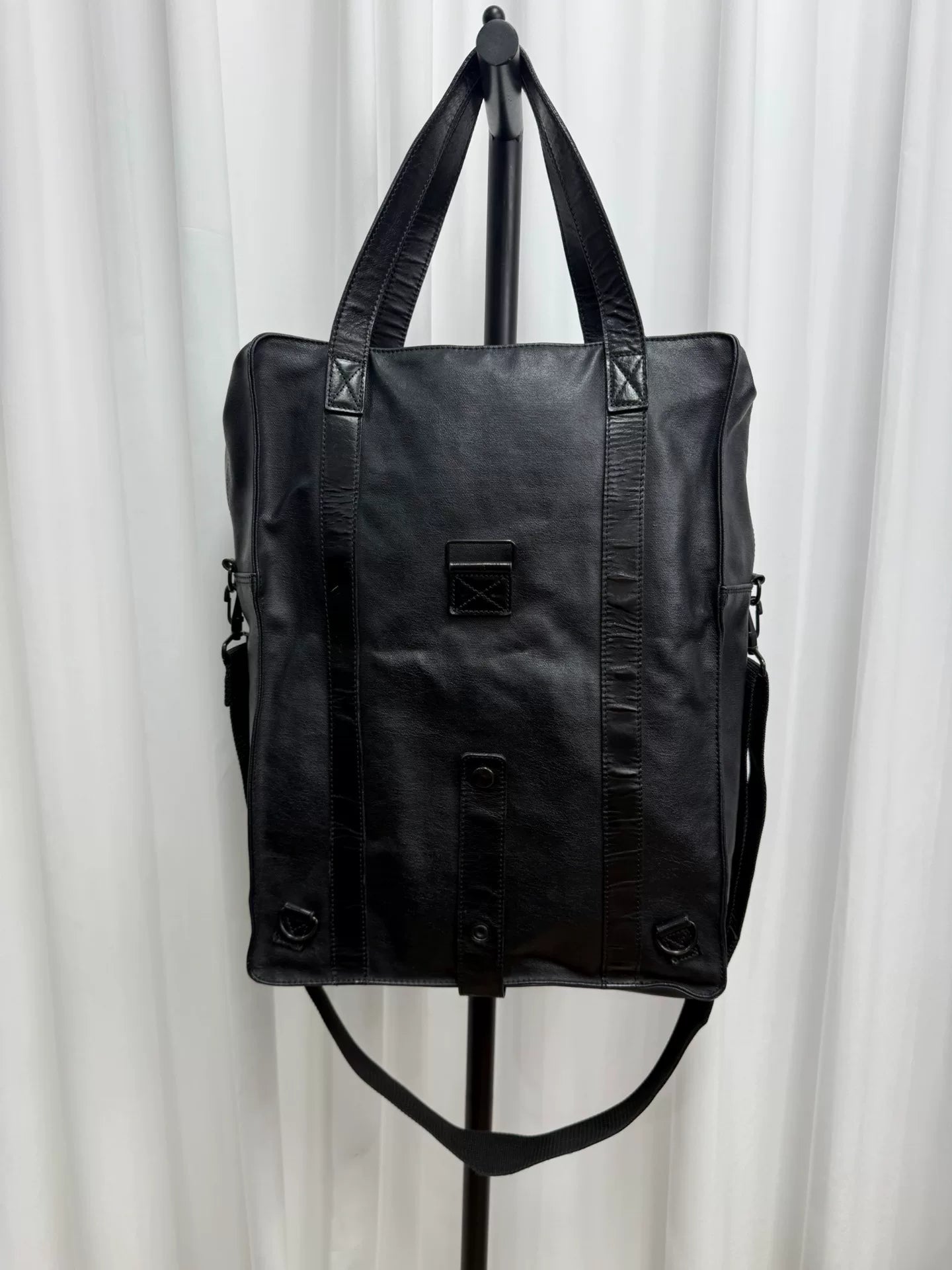 y's black leather tote bag for men