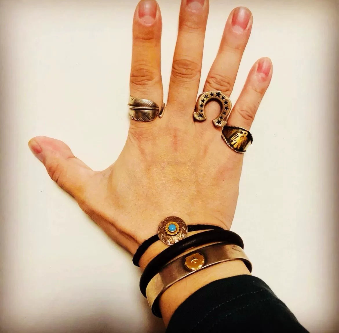 goros eagle ring with silver and gold details