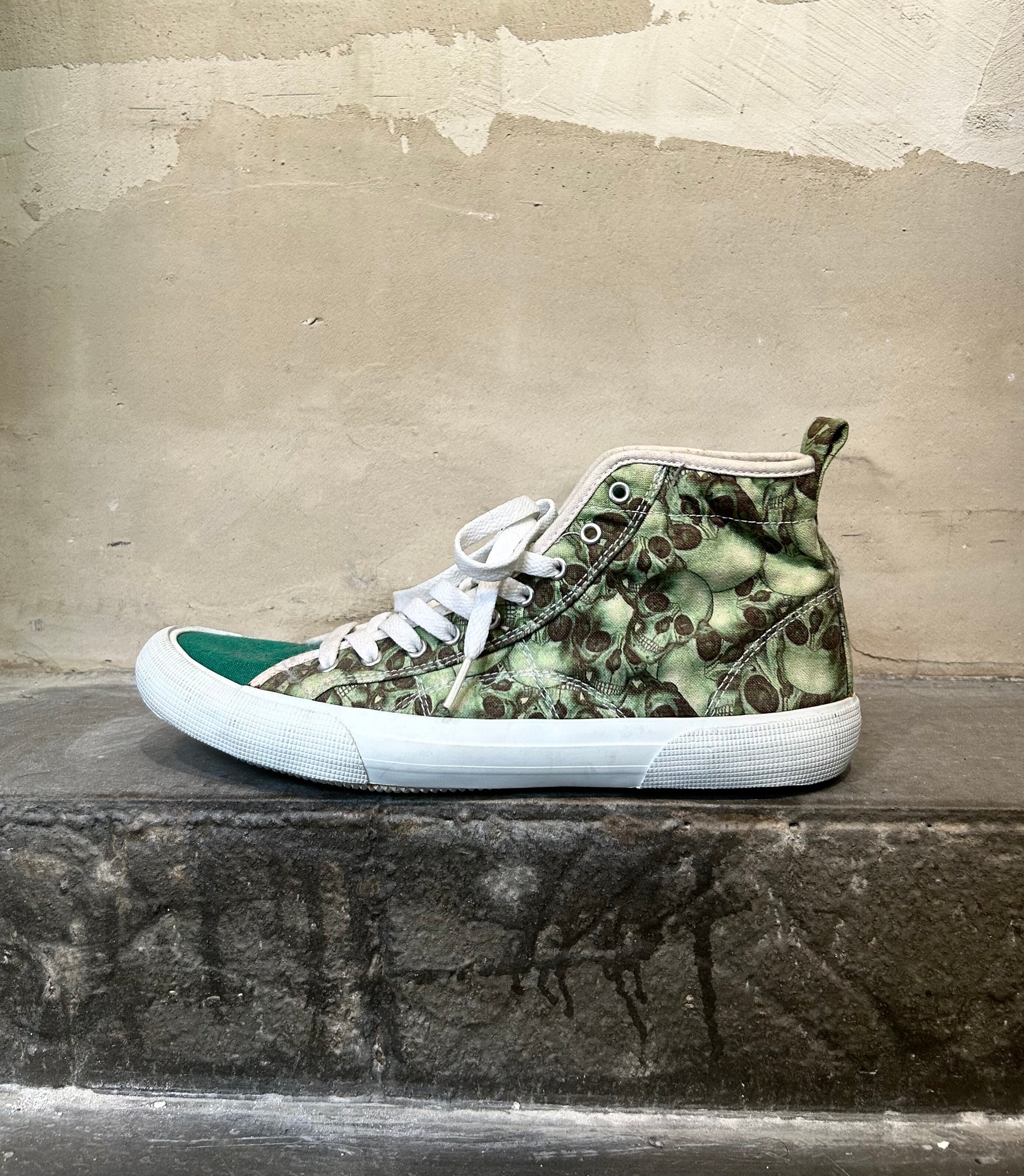 UNDERCOVER 05ss Skull Sneakers