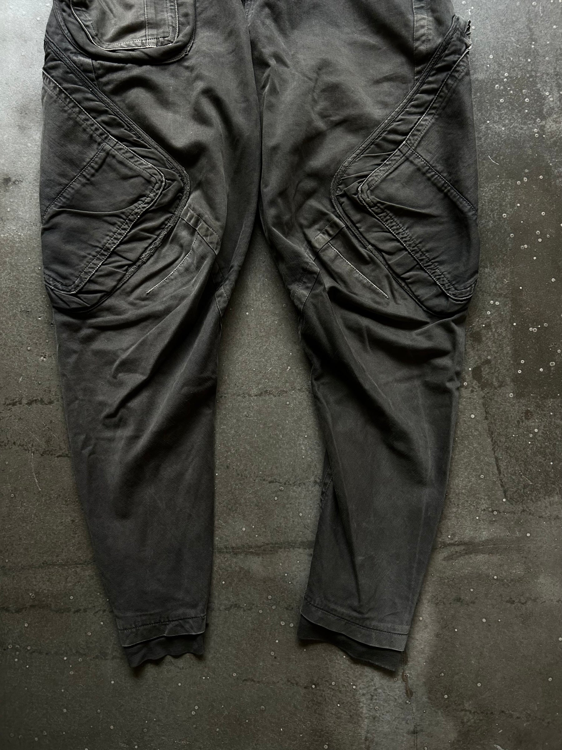 Julius 10s Distressed Curved Cargo Pants